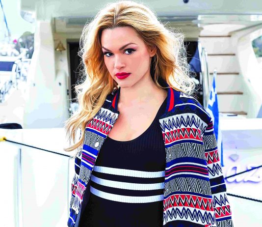 Beauty & fashion chat με την Βίκυ Κάβουρα
