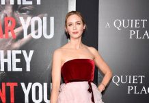 Η Emily Blunt συνδύασε το κόκκινο με το ροζ με τον καλύτερο τρόπο