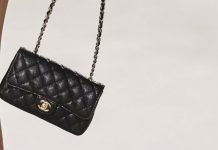 Η νέα τσάντα της Chanel είναι ένας (πολύ) μικρός έρωτας Η νέα τσάντα της Chanel από την Virginie Viard