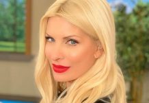 Η Ελένη Μενεγάκη πήγε το smart chic look σε άλλα επίπεδα Η Ελένη Μενεγάκη με μαύρο πουκάμισο