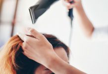 Βαφή μαλλιών στο σπίτι: Τα 7 λάθη που κοστίζουν ακριβά μαλλιά πώς να τα βάψεις μόνη σου σαν επαγγελματίας