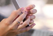 Πανικός με αυτό το χρώμα στα νύχια το καλοκαίρι 2020 – Μπορείς να το κάνεις και στο σπίτι νύχια καλοκαίρι 2020 τάσεις
