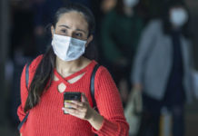 Εικόνες που συγκλονίζουν – Πώς είναι να ταξιδεύει κάποιος όταν παραμονεύει ο κορονοϊός; κορονοϊός και ταξίδια