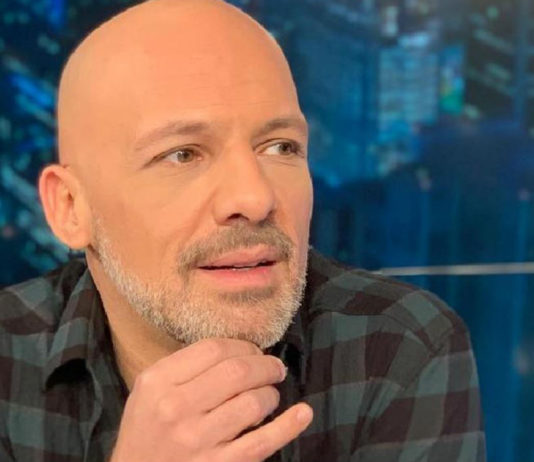 Νίκος Μουτσινάς: Αυτός είναι ο πατέρας του – Μοιάζει σαν δίδυμος με εκείνον Νίκος Μουτσινάς πατέρας του