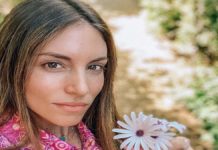 H Αθηνά Οικονομάκου με no makeup look. Δες πως να το πετύχεις και εσύ! Αθηνά Οικονομάκου no makeup look