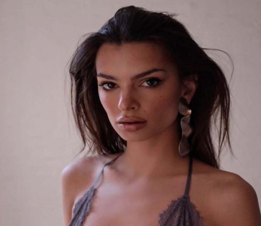 To τέλειο bronze look της Emily Ratajkowski. Δες το how to για να το κάνεις και εσύ! Emily Ratajkowski bronze look